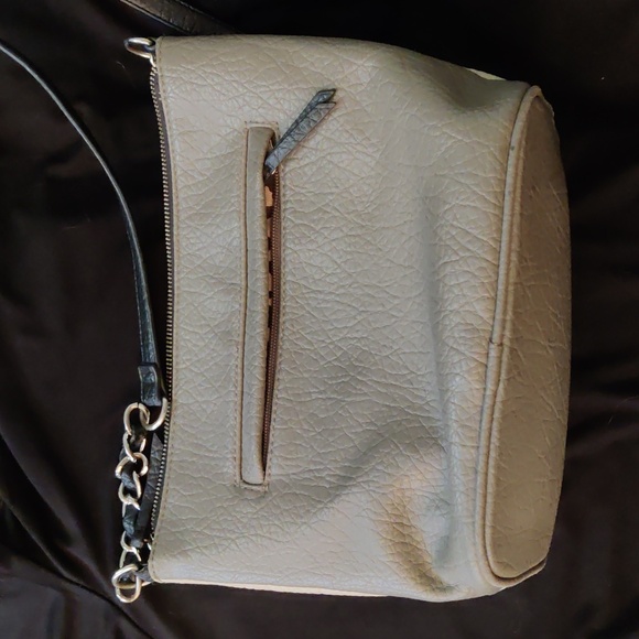 Jessica Simpson Grey and Black Leopard Print Interior Crossbody Bag - Picture 4 of 9